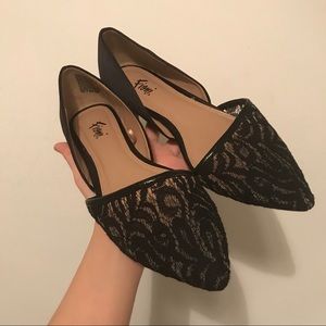 Fioni Black Lace Flats
